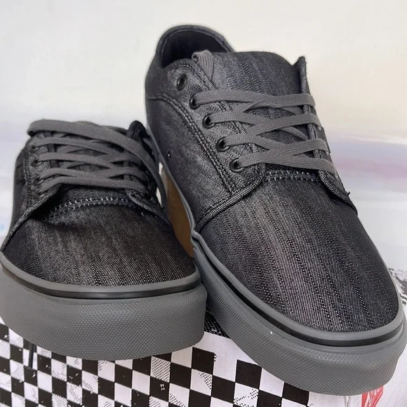 Vans Men’s Skate Chukka Low
Black/Grey/Denim
VN0A4BX45BR
Sneakers - Picture 8 of 16